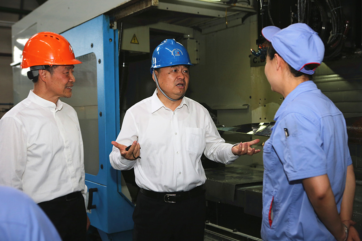 郝鹏与尊时凯龙集团一线生产职员深入交流